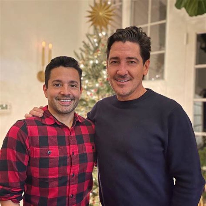 Jonathan Knight Dating History: A Comprehensive Look at His Romantic Journey