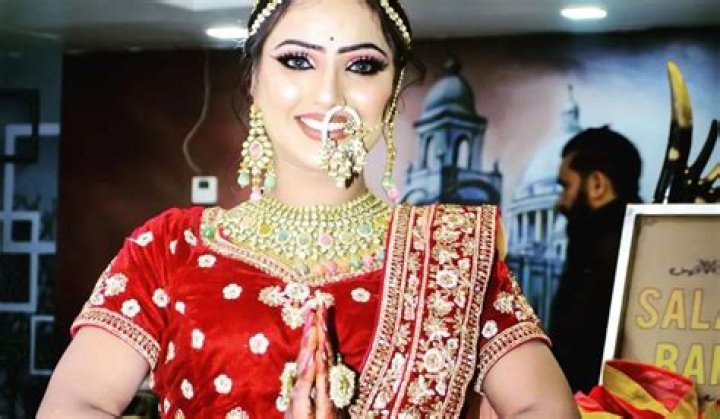 Shyna Khatri: The Rising Star of Social Media and Entertainment